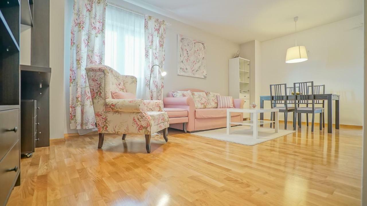Cn2I Luxury Accommodation/Privilegio8 Brassó Kültér fotó